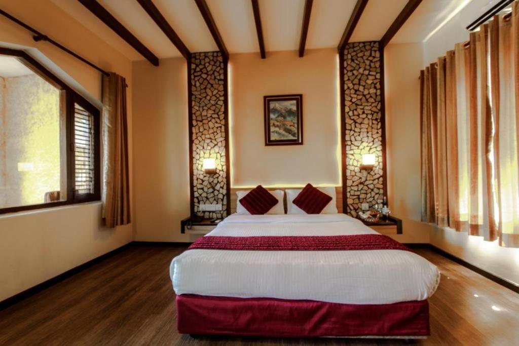 The Lakeside Retreat By Ime Hospitality Pvt Ltd Ποκάρα Εξωτερικό φωτογραφία